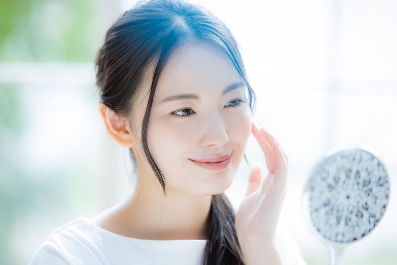 メイクを崩さず上から保湿する基本ステップ