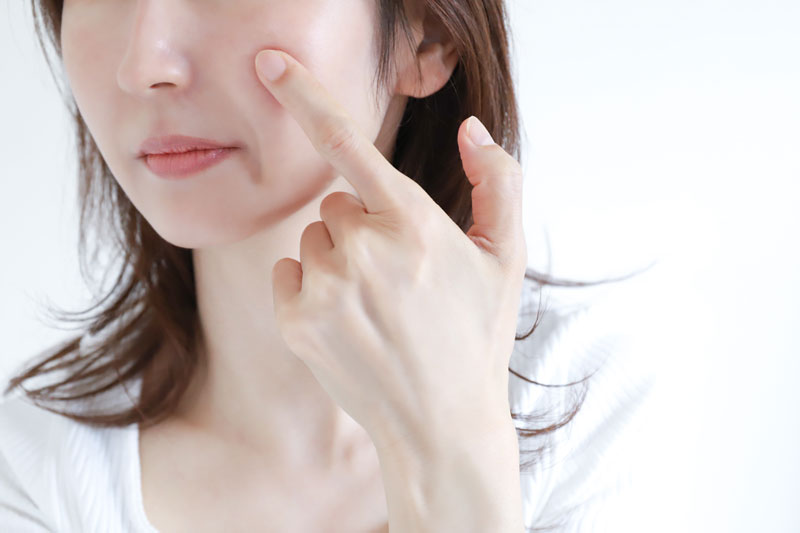 その肌あれは花粉のせい？症状をチェック