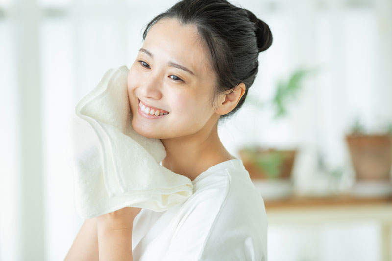 敏感な秋の肌をCACの洗浄料でおだやかに洗いましょう