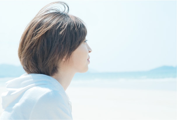 艶やかな美しい髪のために 夏こそこまめに 頭皮ケア Skin Care コラム cac公式オンラインショップ無添加化粧品の通販 艶やかな美しい髪のために 夏こそこまめに 頭皮ケア Skin Care コラム cac公式オンラインショップ無添加化粧品の通販